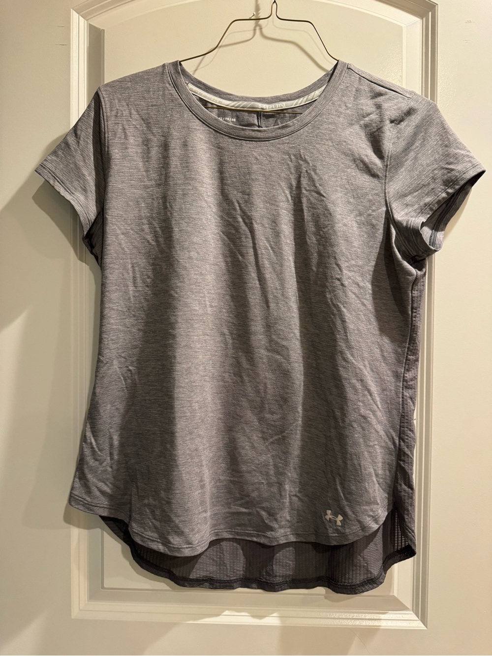 Under Armour Women’s Heather Gray Short Sleeve Athletic Tee